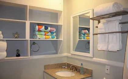 Coastal Bayside Condo Walkable to Sand & Surf