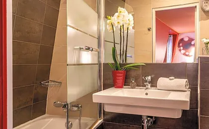 Hotel Ariane Montparnasse by Patrick Hayat