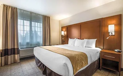 Comfort Suites at Par 4 Resort