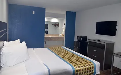 Travelers Inn