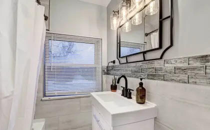 Luxurious Detroit Home - Walk to Golf & Park!