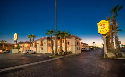 Super 8 Buttonwillow
