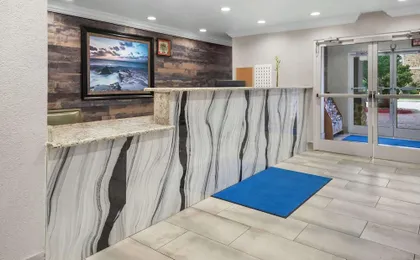 Surestay Plus Hotel by Best Western Benbrook Ft Worth