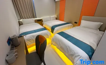 Shiliu Hotel (Universal Beijing Linheli Subway Station)