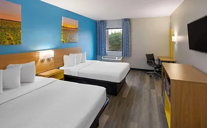 Days Inn & Suites by Wyndham Northwest Indianapolis