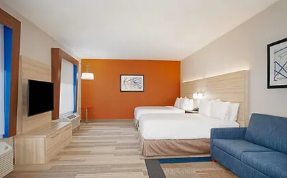 Holiday Inn Express & Suites Phoenix - Glendale Sports Dist By IHG