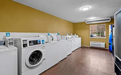 Suburban Studios Charlotte - Executive Park