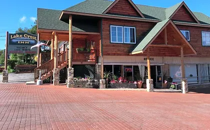Lake Crest Inn