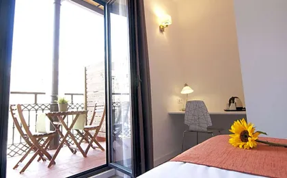 Hostal Live Barcelona