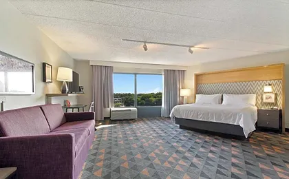 Holiday Inn Chicago Northwest/Crystal Lake/Convention Center By IHG