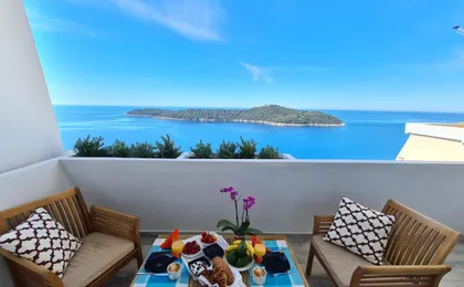 Lacroma Apartment