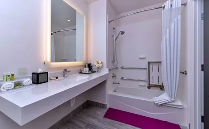 Holiday Inn Express & Suites San Diego - Mission Valley By IHG