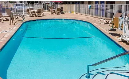 Motel 6-Bakersfield, CA - Convention Center