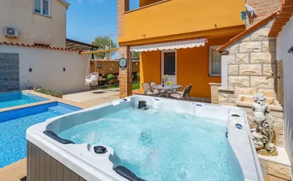 Awesome Home in Baderna With Wifi and 2 Bedrooms