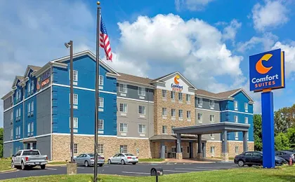 Comfort Suites Clarksville near Governors Square Mall