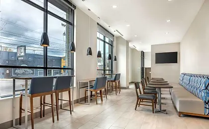 Holiday Inn Express & Suites Nashville West End - Univ Area by IHG