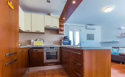 Adriano 2BR apartment with terrace