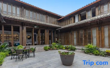 Qinghuandu Jianfa Inn (Lijiang Ancient City Mufu Branch)