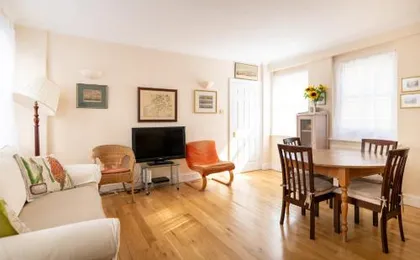 Bright 2 Bedroom Flat in Central London
