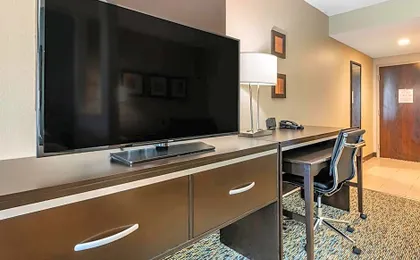 Comfort Suites Fort Lauderdale Airport South & Cruise Port