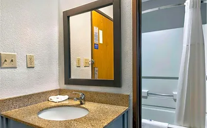 Motel 6 Cedar Rapids, IA - Airport