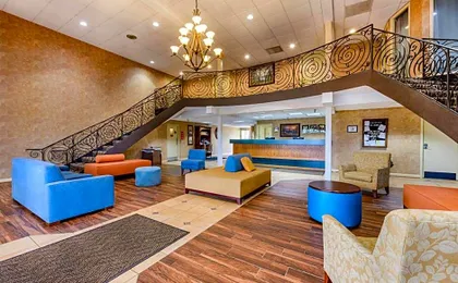 Econo Lodge Inn & Suites Triadelphia - Wheeling