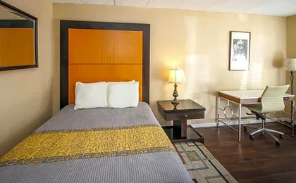 APM Inn and Suites