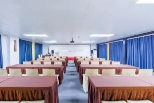Amigo Hotel (Shenzhen Gongming Honghuashan Metro Station)
