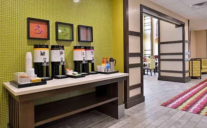 Hampton Inn & Suites Dallas Market Center