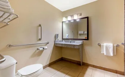 Comfort Inn & Suites Page at Lake Powell