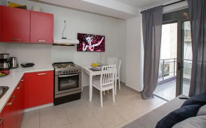 Modern Comfy Aptm Near the Acropolis by Ghh