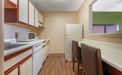 Extended Stay America Select Suites - Rockford - State Street