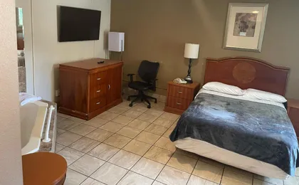 Budgetel Inn And Suites Louisville