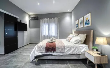 L Apartment