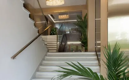 Lanyue Shifeng Hotel (Huangjiahu University Town Chinese Medicine University Subway Station Branch)
