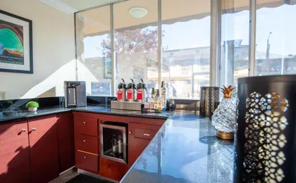 Studio City Court Yard Hotel