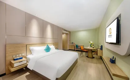 Qianhai Holiday Hotel
