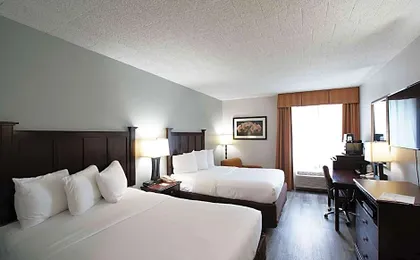 Best Western Paramus Hotel & Suites