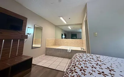 Country Hearth Inn & Suites Augusta