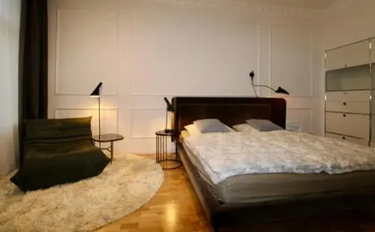 Zentrales hochwertiges Gründerzeit-Apartment Thomasius