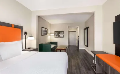La Quinta Inn & Suites by Wyndham Mt. Laurel - Philadelphia