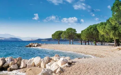 Spacious Apartment with Swimming Pool And Jacuzzi, Sea View