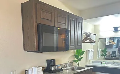 Cactus Inn and Suites