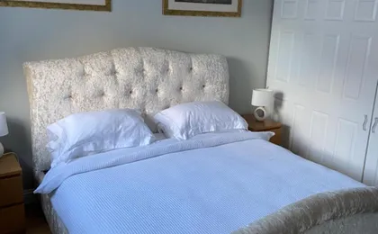 Cheerful One Bedroom Cottage with Parking Space.