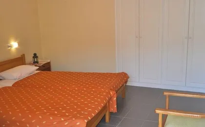 Holiday Studio Apartments Yannis on Agios Gordios Beach in Corfu