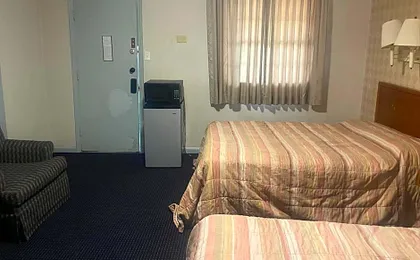 Travelers Motel