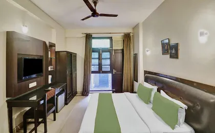 Lloyd Residency