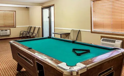 Quality Inn & Suites Davenport Near I-80