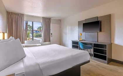 Motel 6 Spring Hill, FL - Weeki Wachee