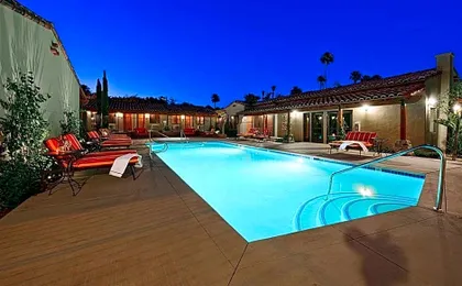 Los Arboles Hotel